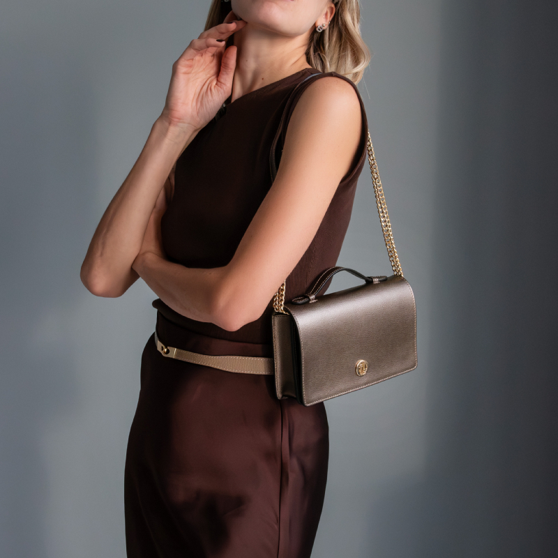 Opera Leather clutch with chain strap - Μαύρο - Image 7